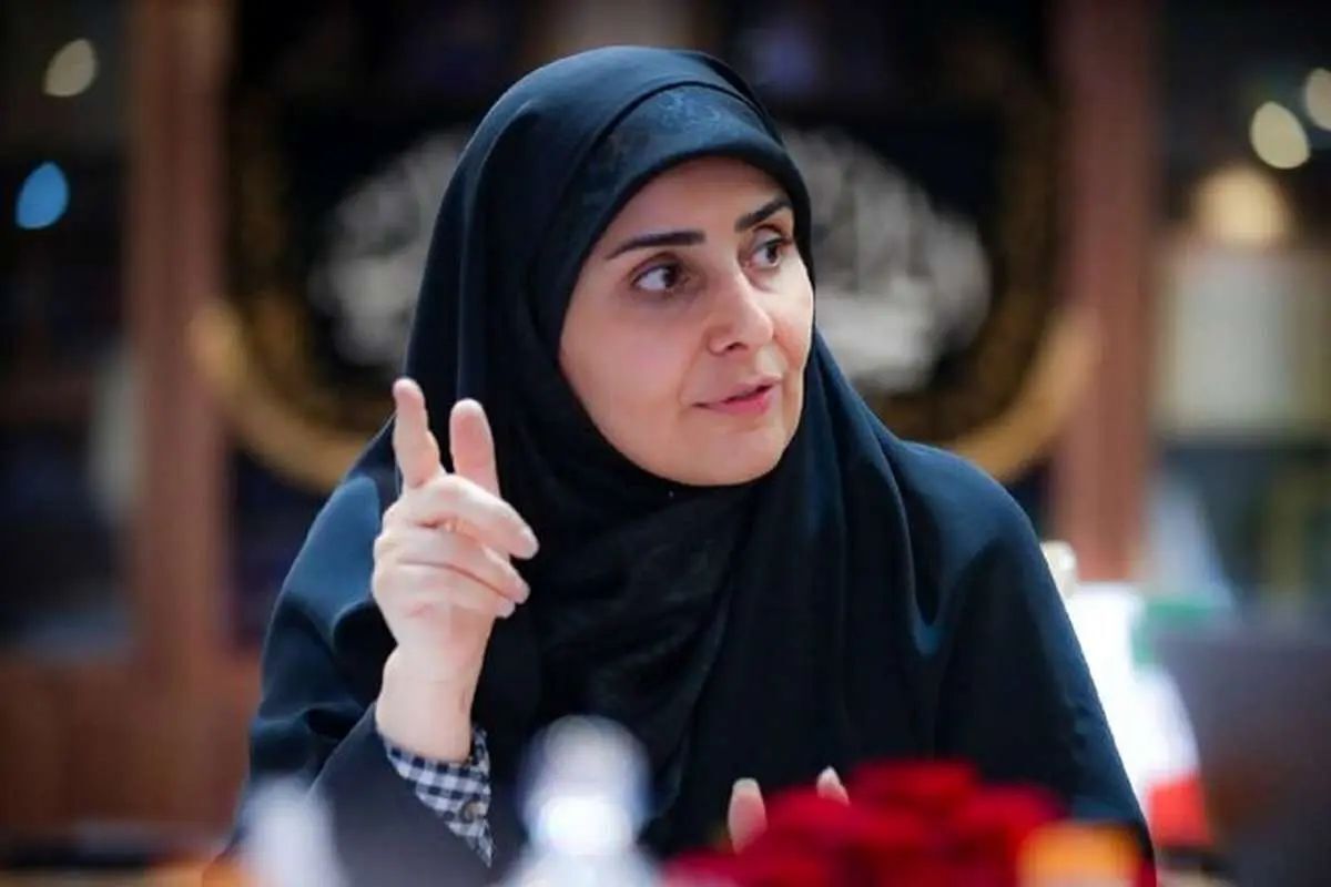 سفر وزیر راه به کیش جنجالی شد! سفر وزیر راه به کیش جنجالی شد!