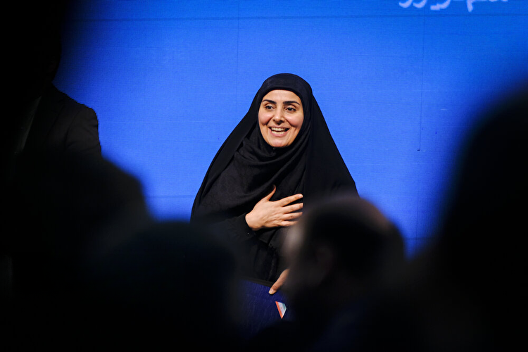 فرزانه صادق