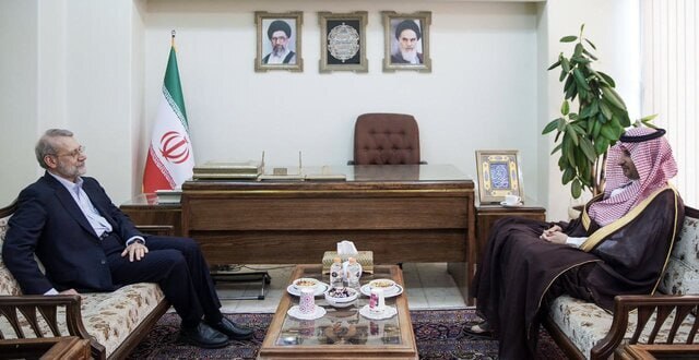 دیدار مشاور وزیر خارجه عربستان با علی لاریجانی