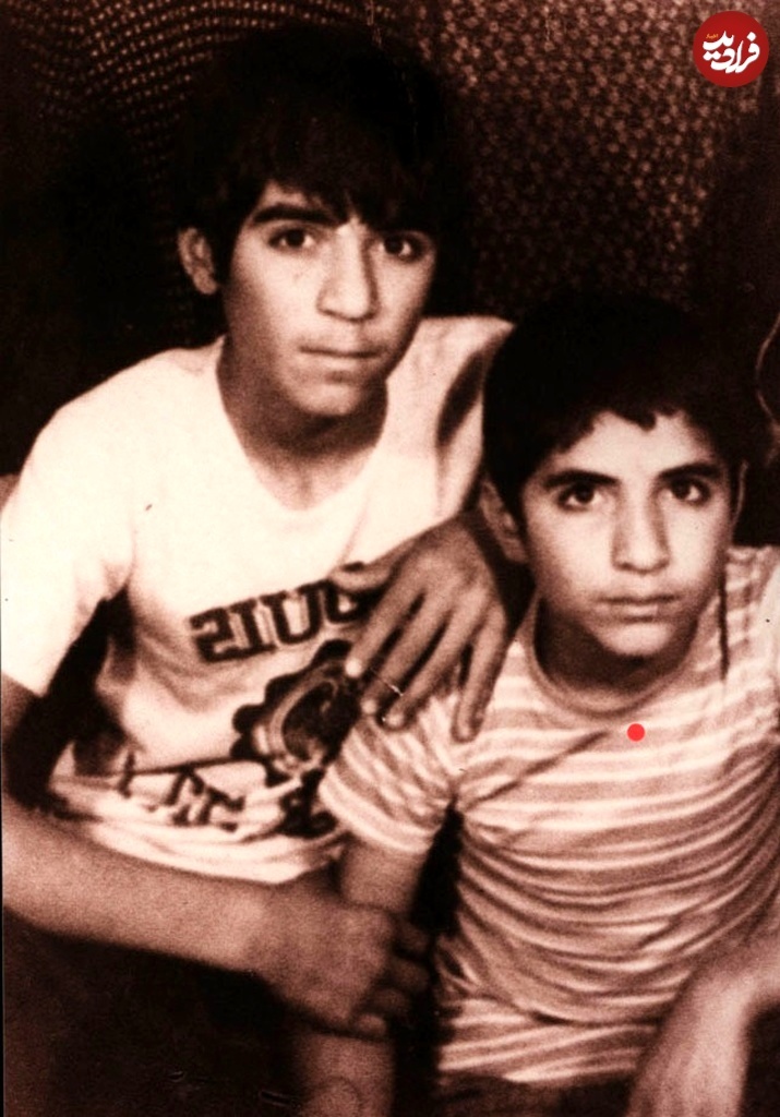 عکسی از شهید حسین فهمیده در کنار برادرش در دهه ۵۰