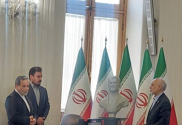 رونمایی از سردیس شهید امیرعبداللهیان در وزارت خارجه +عکس