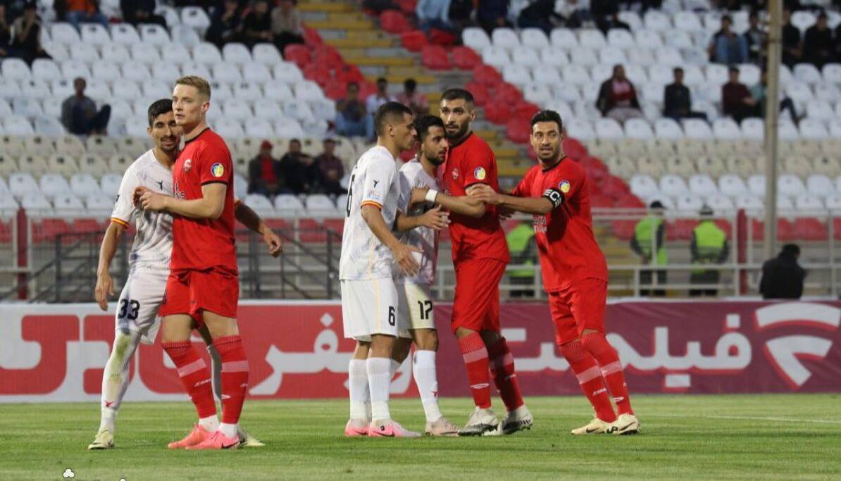 روز و ساعت دیدار حساس تراکتور و فولاد