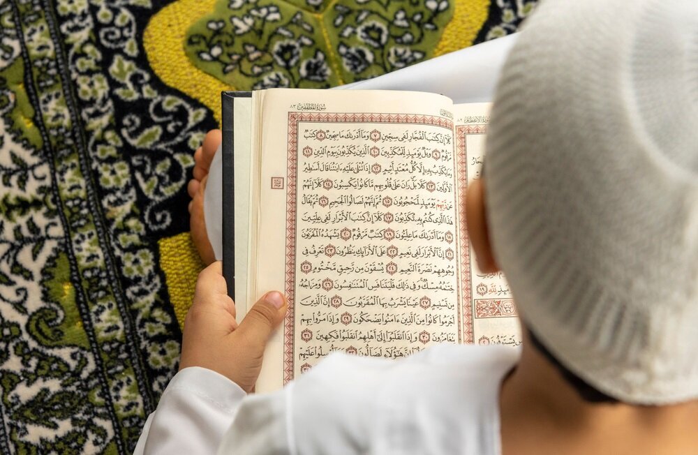 ببینید| واکنش این معلم قرآن در لحظه زلزله استانبول وایرال شد