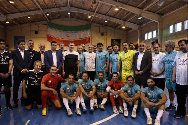 عکس| رئیس جمهور پا به توپ شد! عکس| رئیس جمهور پا به توپ شد!