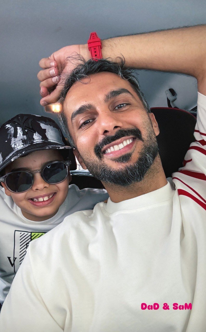 عکس| سلفی مجری ورزشی تلویزیون با پسرش