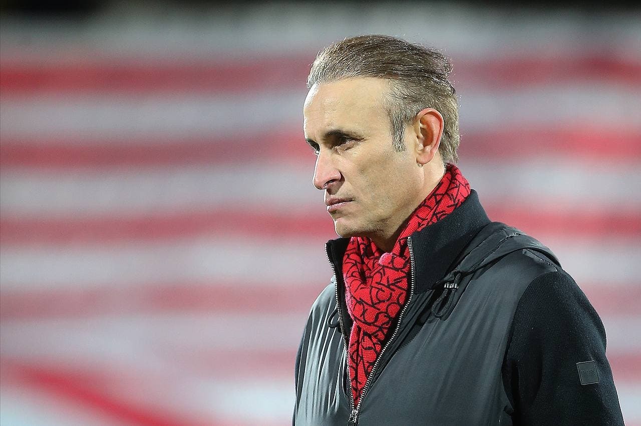 طعنه تند گل محمدی به خداداد: به فدراسیون پیشنهاد می‌دهم پستی به نام شلوغ کن به نیمکت‌ها اضافه کند