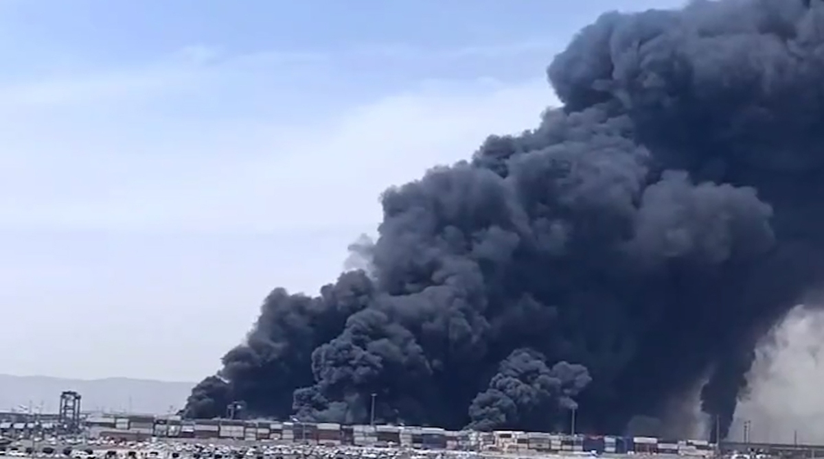 ببینید| مشاهده دود انفجار بندر شهید رجایی از جزیره قشم!