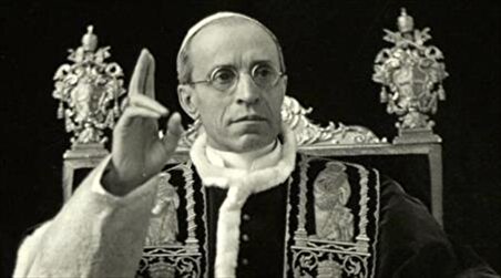 پاپ پیوس دوازدهم؛ مردی که در میان دو دیکتاتور گرفتار شد