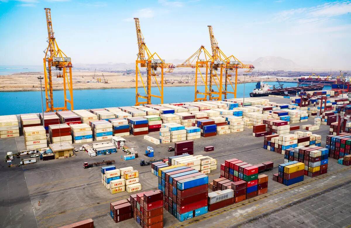 نقش مهم و استراتژیک بندر شهید رجایی در اقتصاد ایران نقش مهم و استراتژیک بندر شهید رجایی در اقتصاد ایران