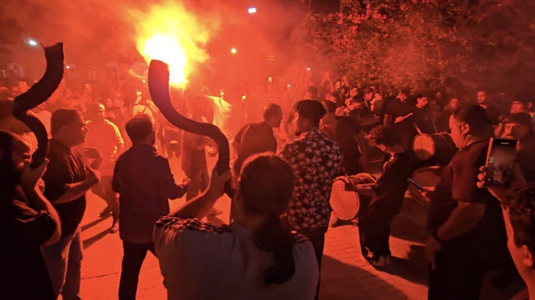 ببینید| دمام‌زنی بوشهری‌ها در سوگ حادثه بندرعباس