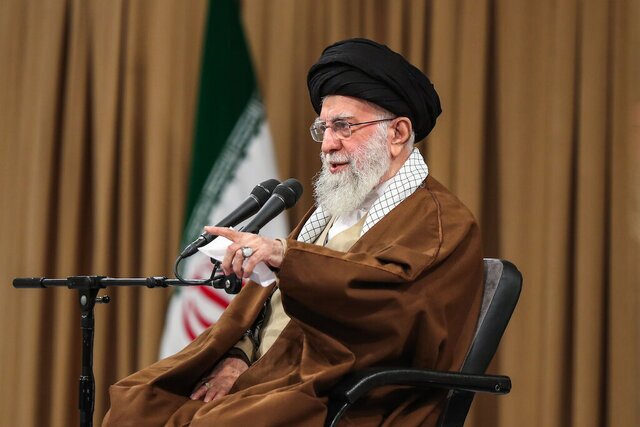 واکنش رهبر انقلاب به حادثه آتش‌سوزی بندر شهید رجایی