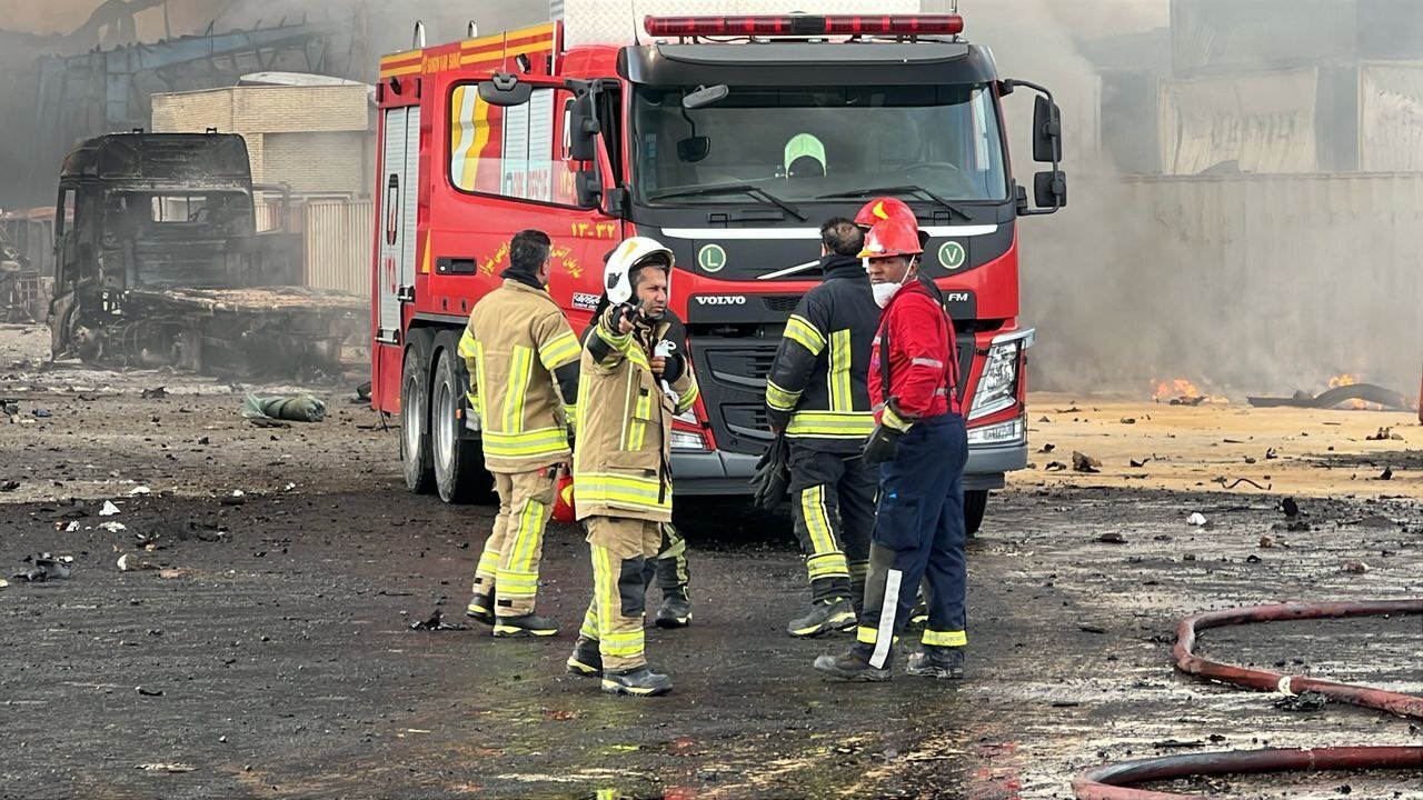 ببینید| آتش در بندر شهید رجایی مهار شد