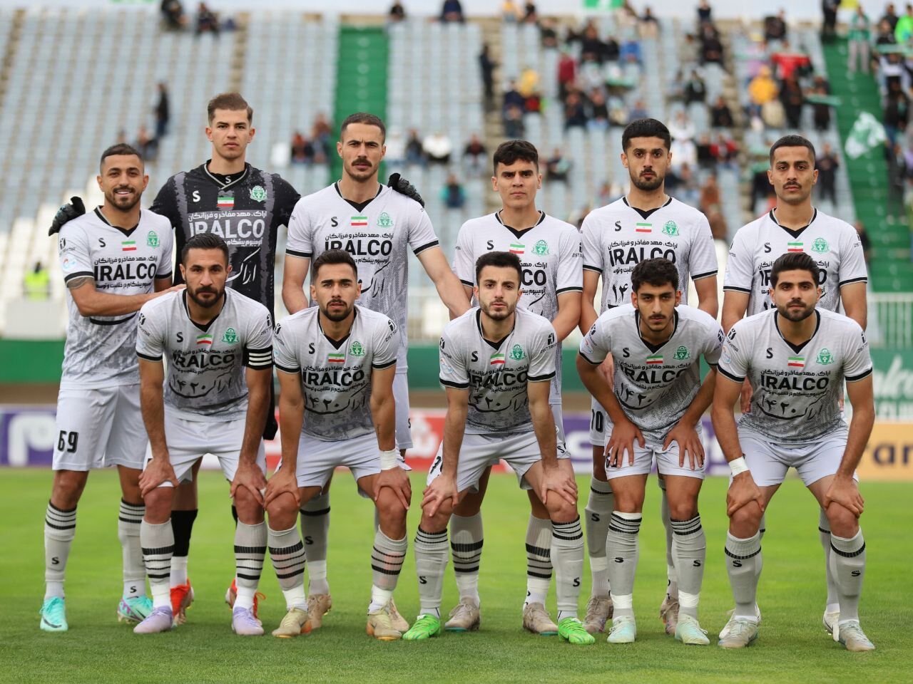 پوستر باشگاه آلومینیوم برای مسابقه با استقلال