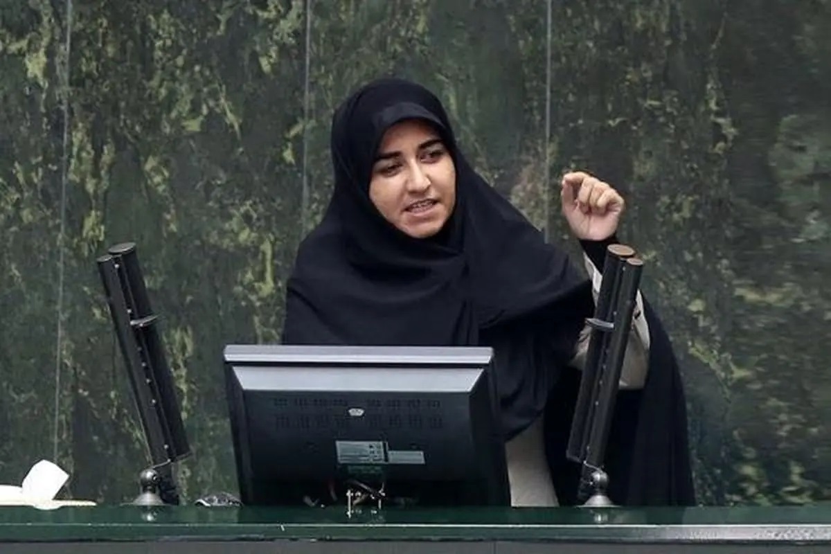 کنایه تند نماینده زن مجلس به ترکیب مردانه هیئت رئیسه: حداقل ما تپق نمیزنیم کنایه تند نماینده زن مجلس به ترکیب مردانه هیئت رئیسه: حداقل ما تپق نمیزنیم