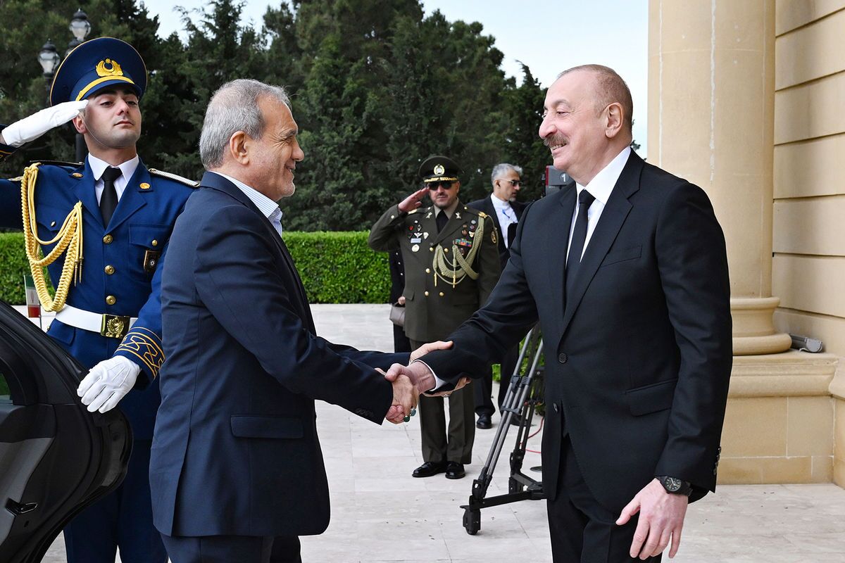 پیام توییتری پزشکیان به علی‌اف: از مهمان‌نوازی‌تان تشکر می‌کنم