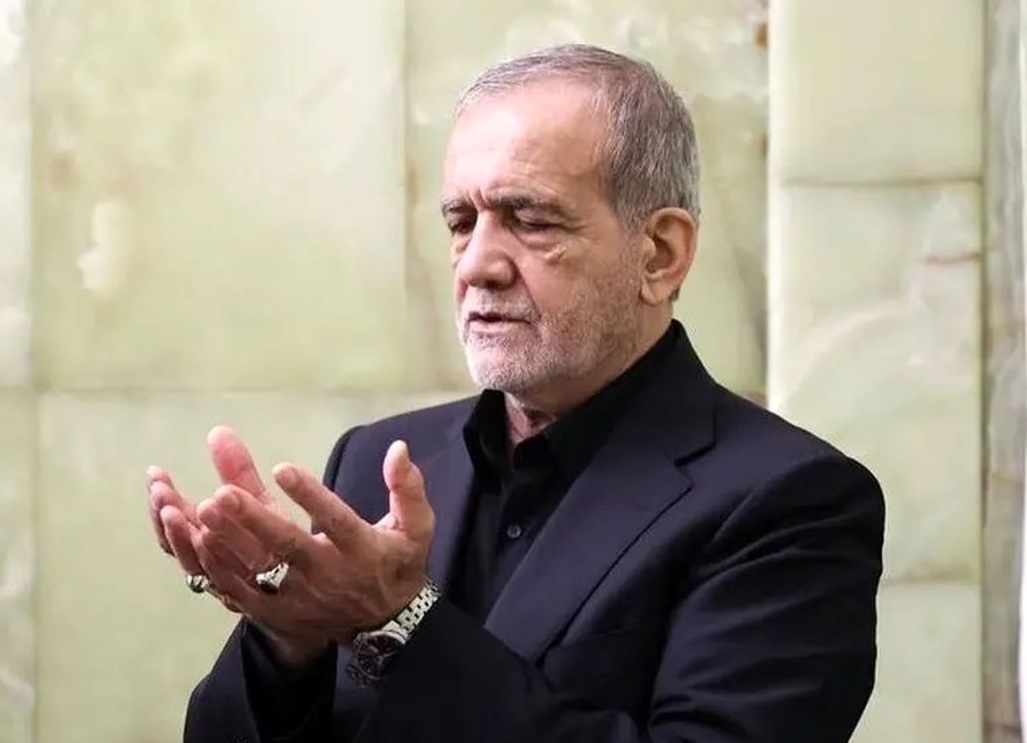 پزشکیان در باکو به زیارت این امامزاده رفت +عکس