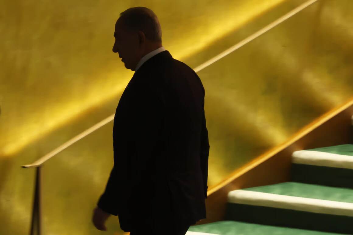 اسرائیل بیرون از اتاق مذاکرات ایران و آمریکا نگه داشته شده؛ چرا نتانیاهو در این ماجرا دست‌بسته مانده؟