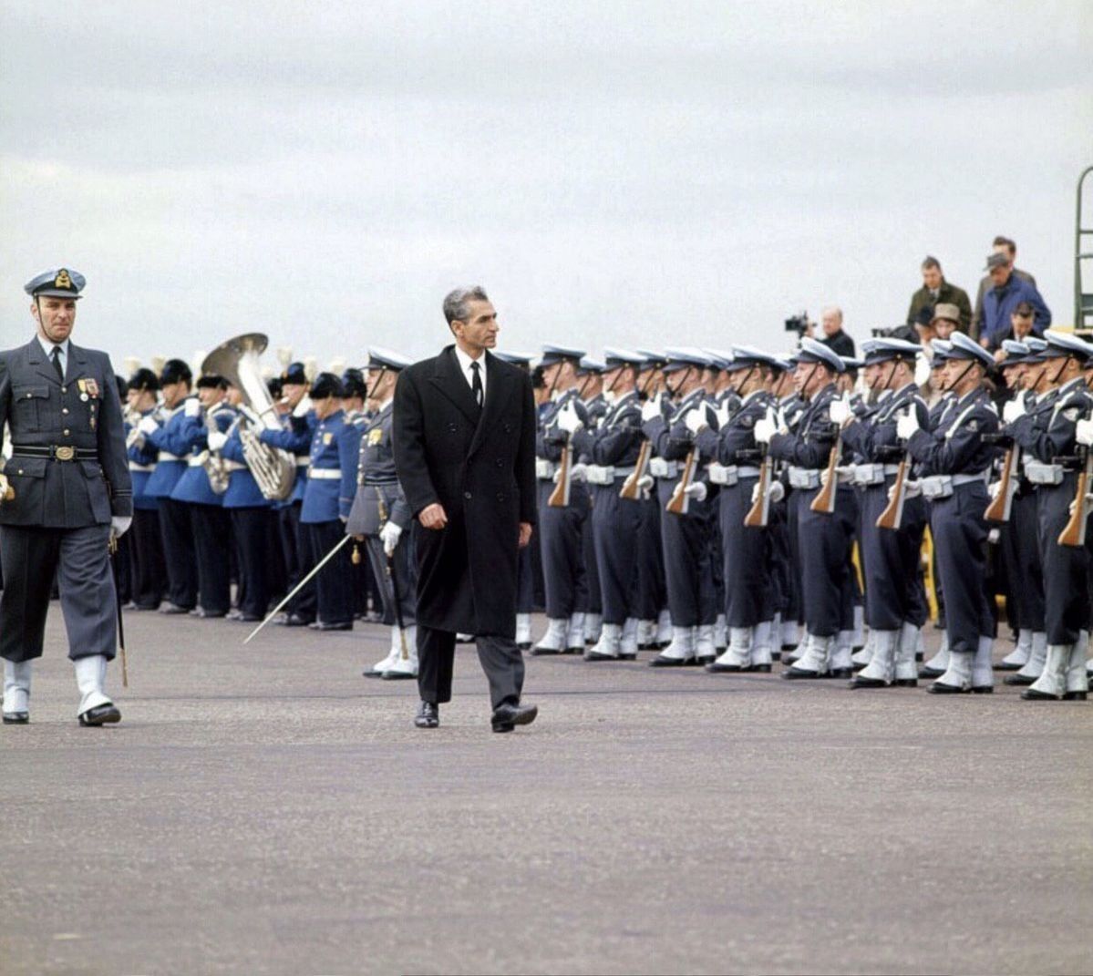 استقبال از شاه در سرزمین گل‌ها؛ سفر محمدرضا شاه پهلوی به هلند