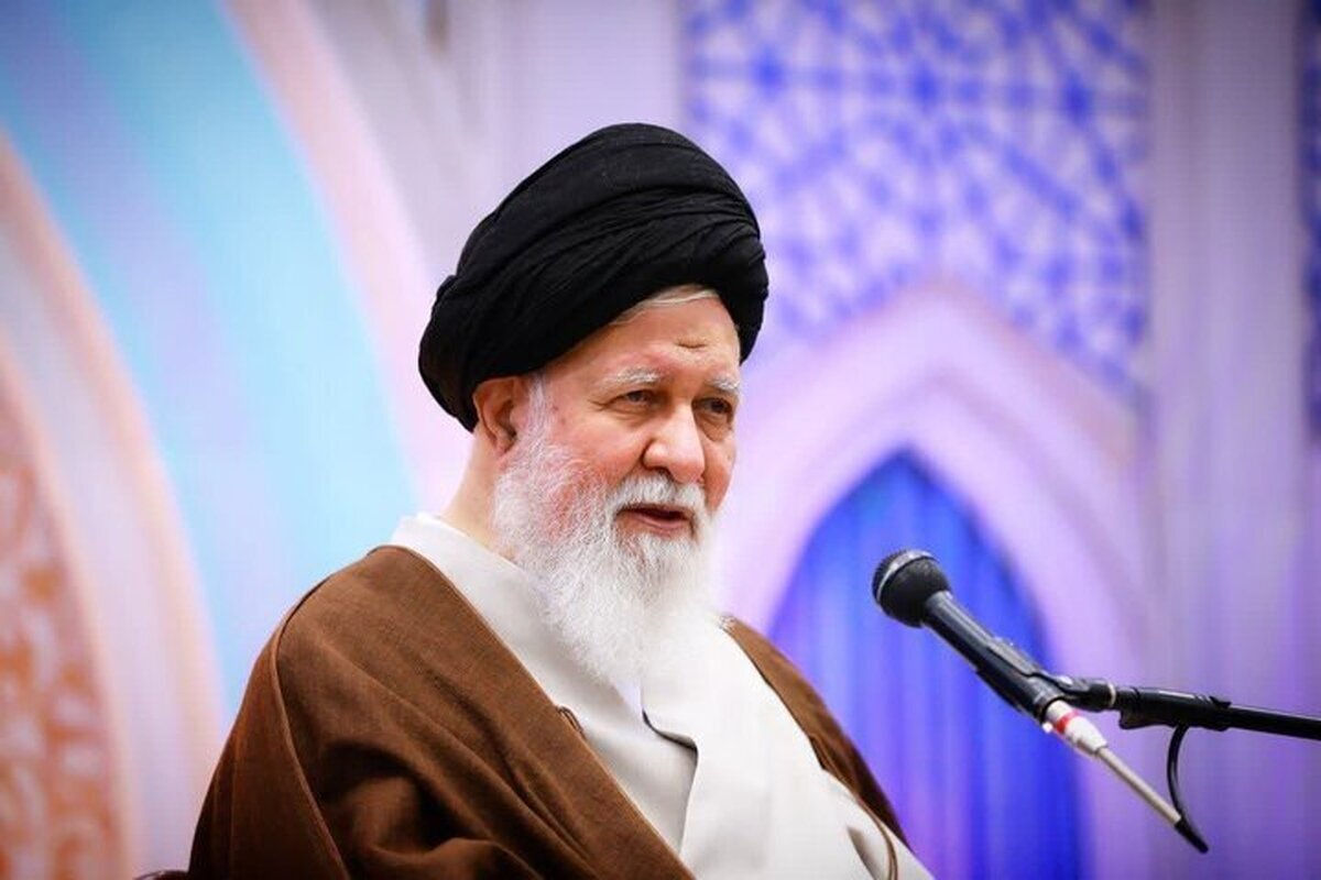 علم الهدی: شهید رئیسی در مسائل کاری بهاندازه یک فرد عادی هم به نظر همسرش اهمیت نمیداد علم الهدی: شهید رئیسی در مسائل کاری بهاندازه یک فرد عادی هم به نظر همسرش اهمیت نمیداد