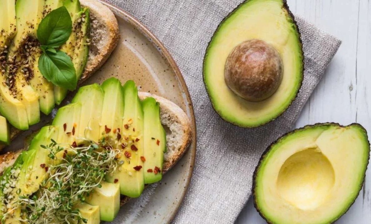 فواید آووکادو برای معده