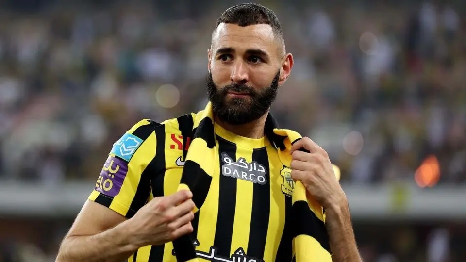 کریم بنزما کیست؟| بازیکنی که از ولیعهد عربستان جام خادم الحرمین الشریفین گرفت کریم بنزما الاتحاد