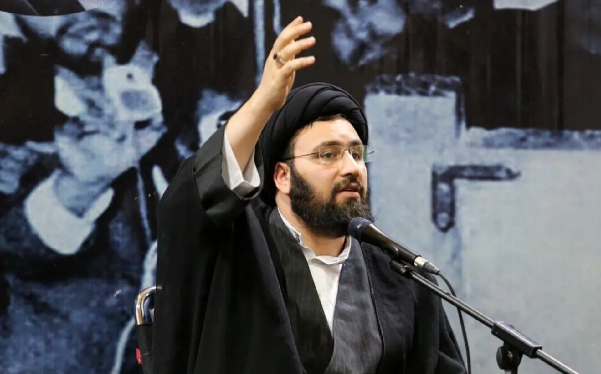 سید علی خمینی: بعد از انقلاب برخی به امام میگفتند که نیازی به رفراندوم نیست؛ امام در پاسخ گفتند «شما متوجه نیستید، ۵۰ سال بعد میگویند یک گروهی آمدند و در ایران کودتا کردند» سید علی خمینی: بعد از انقلاب برخی به امام میگفتند که نیازی به رفراندوم نیست؛ امام در پاسخ گفتند «شما متوجه نیستید، ۵۰ سال بعد میگویند یک گروهی آمدند و در ایران کودتا کردند»