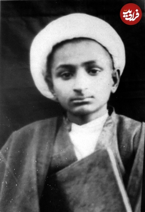 عکسی از آیت الله بهجت در دوران نوجوانی و آغاز طلبگی؛ دهه ۱۳۰۰