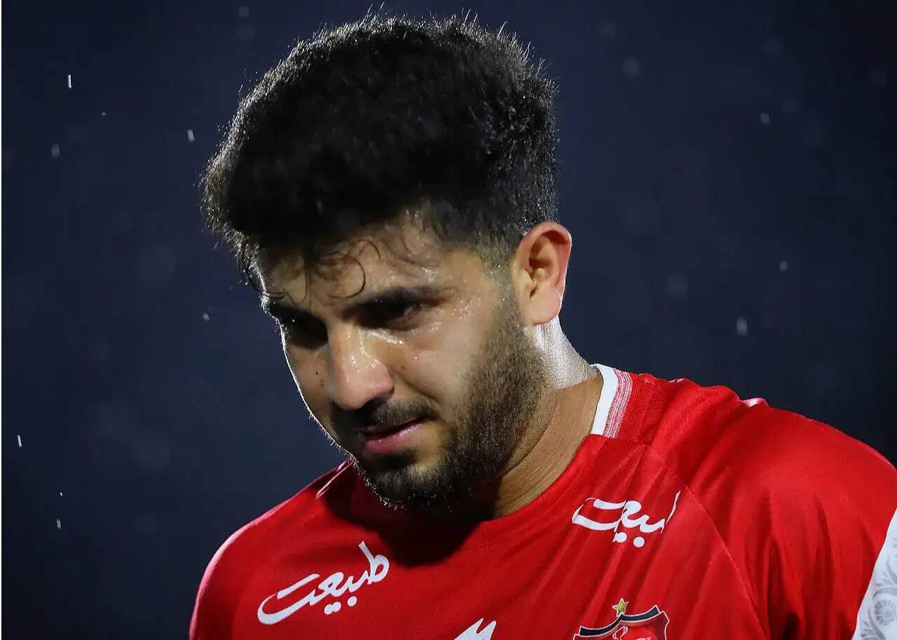 عکس| حضور بازیکن پرسپولیس در منزل الهه حسین نژاد