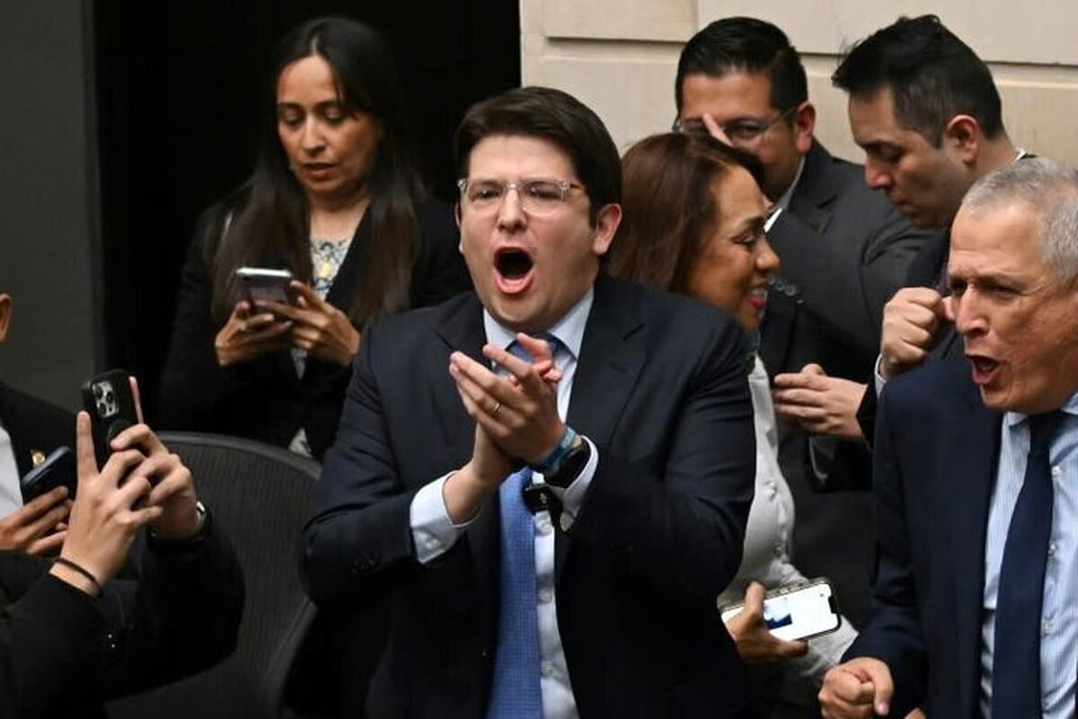 نامزد ریاست‌جمهوری کلمبیا تیر خورد +فیلم و عکس