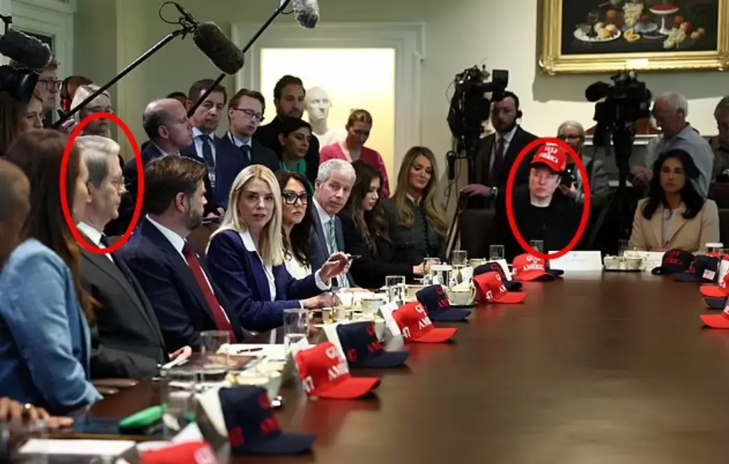 درگیری فیزیکی ایلان ماسک با وزیر خزانه‌داری آمریکا در کاخ سفید