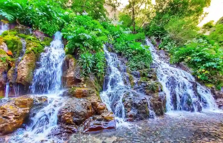 آبشار هفت چشمه البرز؛ از بهترین جاذبه های اطراف تهران آبشار هفت چشمه البرز