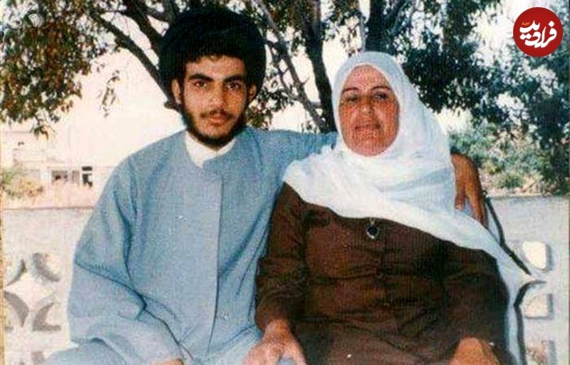 عکسی از سید حسن نصرالله در ۲۰ سالگی در کنار مادرش