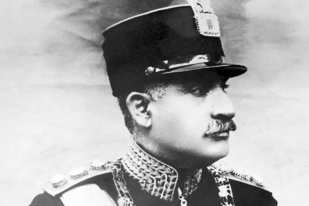 عکسی از مراسم تشییع رضاخان در تهران؛ سال ۱۳۲۳