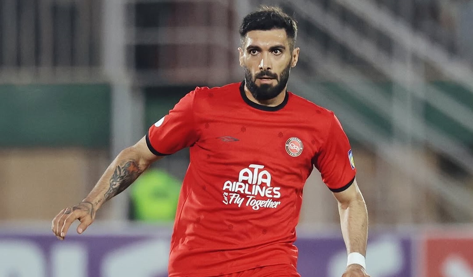 عکس| خداحافظی عارف آقاسی با هواداران تراکتور