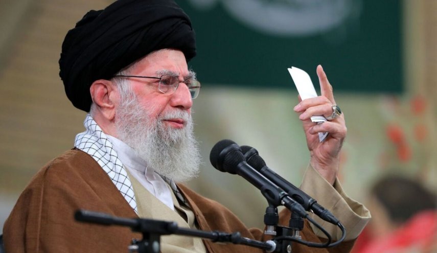 رهبر انقلاب: نیروهای مسلح، رژیم رذل صهیونی را بیچاره خواهندکرد