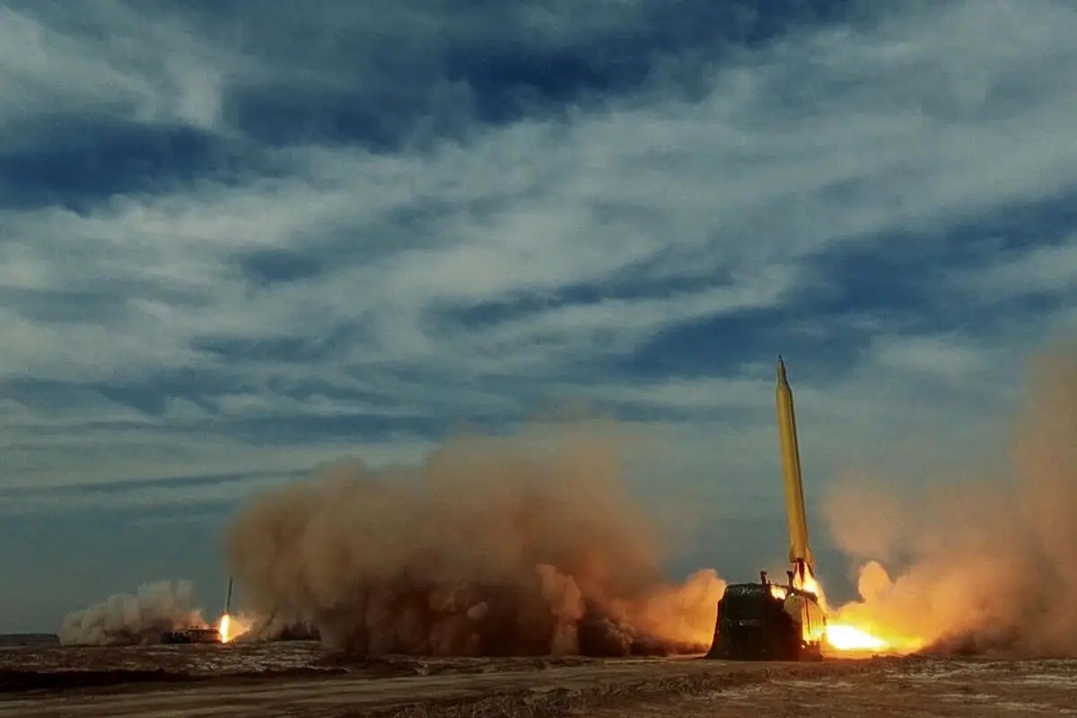 ببینید| واکنش جالب یک مرد یمنی به موشک‌های ایرانی