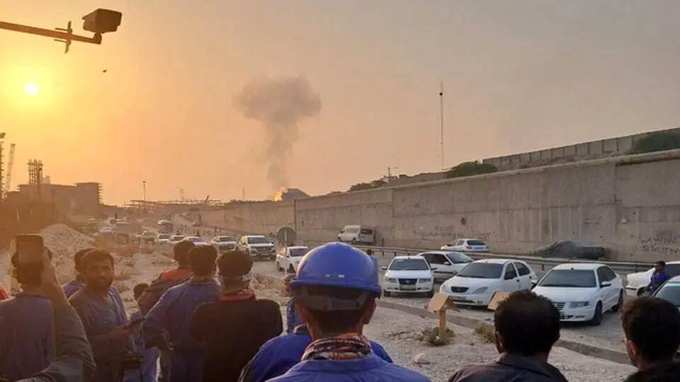 ببینید| اولین تصاویر از حمله اسرائیل به فاز ۱۴ کنگان