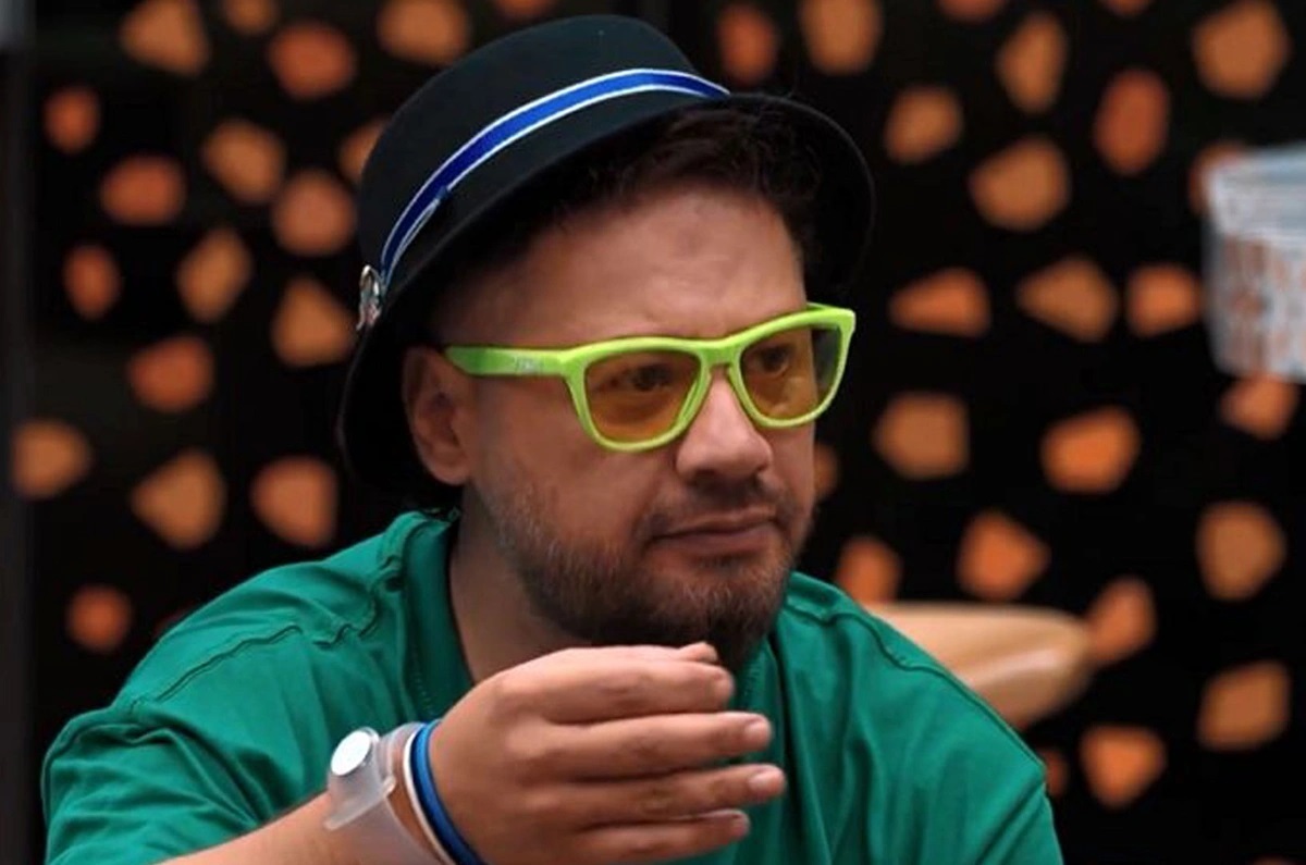 ببینید| ادعای جنجالی علی صادقی درباره دوری‌اش از سینما