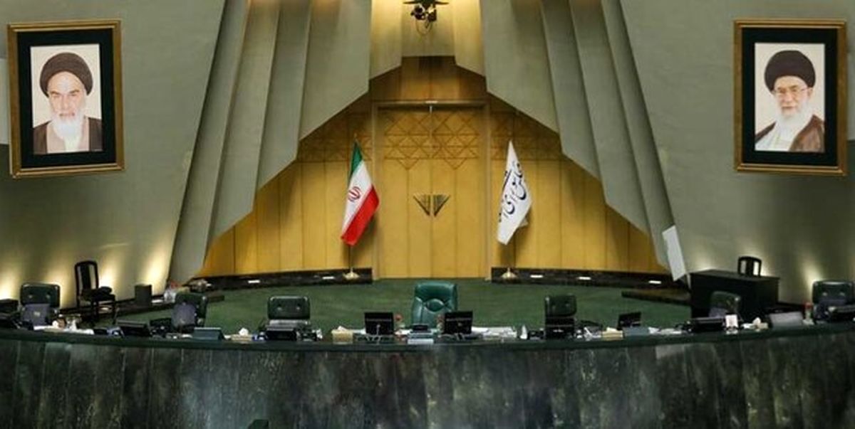 انتقاد تند «فرهیختگان» از ورود میکروبلاگرها به انتخابات هیات رئیسه | استادهای خودخوانده از جان مجلس چه میخواهند؟ هیات رئیسه مجلس