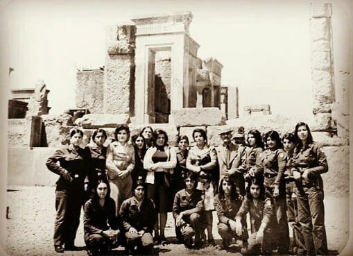 عکسی از اردوی دخترانه سپاه دانش در سال ۱۳۵۴