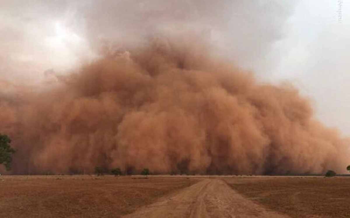ببینید| نمایی از طوفان شن در شرق کرمان