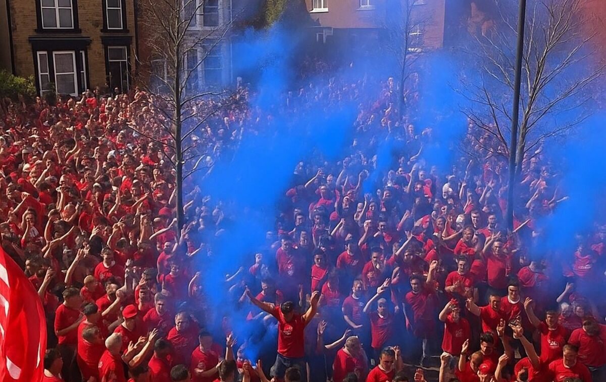 ببینید| لحظه هولناک زیرگیری با خودرو در جشن لیورپولیها ببینید| لحظه هولناک زیرگیری با خودرو در جشن لیورپولیها