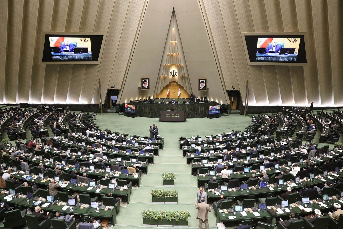 یکی از نامزد‌های ریاست مجلس انصراف داد