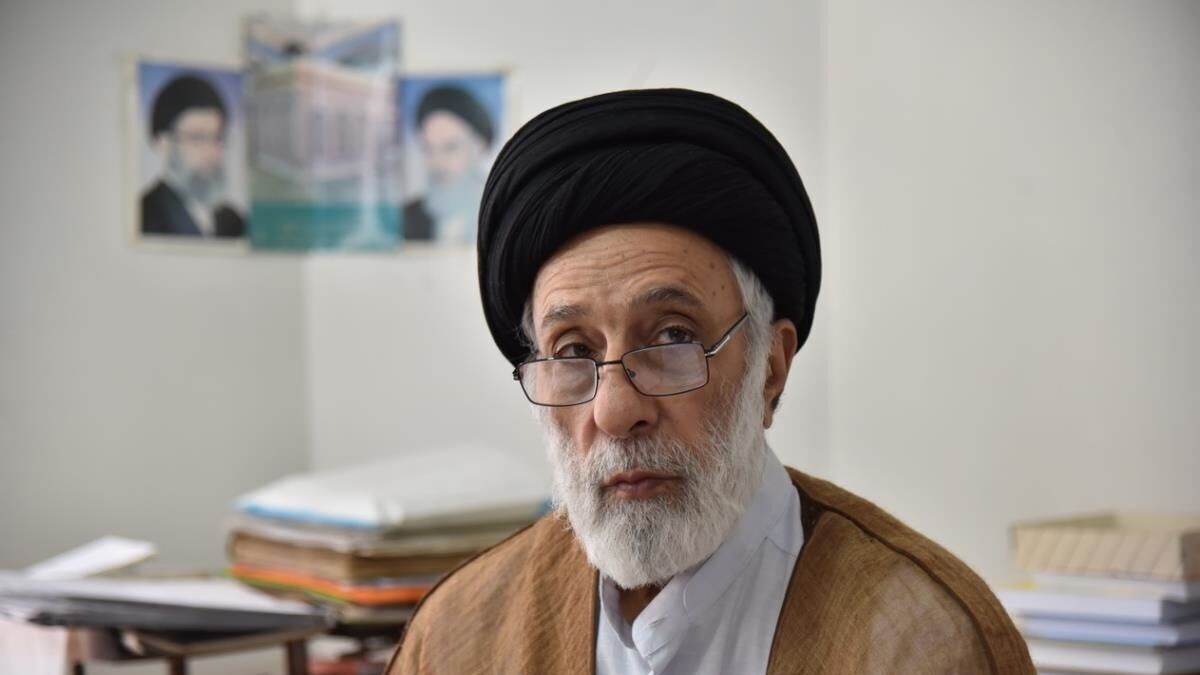 عکسی از برادر کوچکتر رهبر انقلاب در جوانی در مجلس