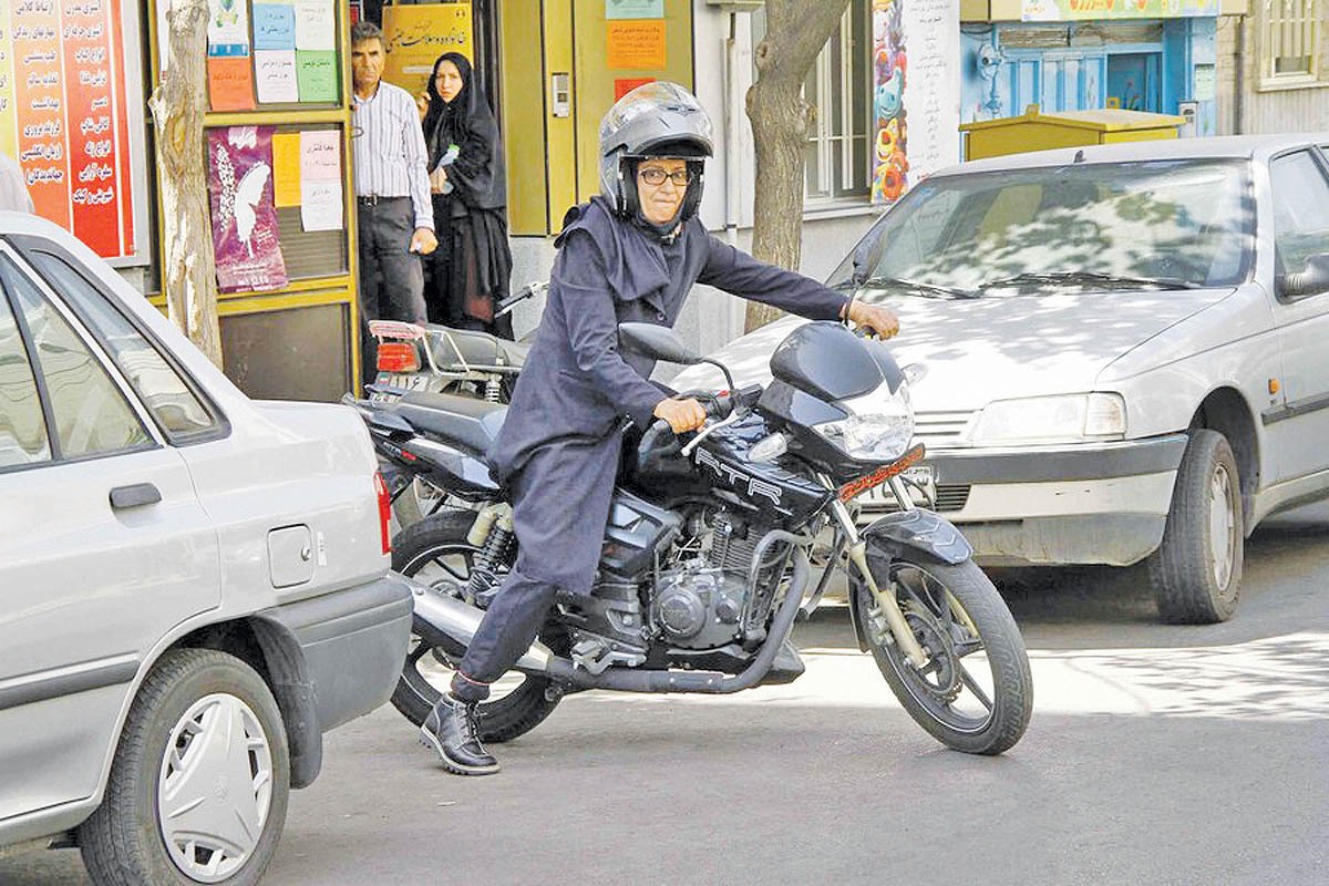 موتورسواری بانوان