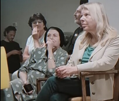 فرار همسر نتانیاهو به پناهگاه در پی حمله موشکی ایران فرار همسر نتانیاهو به پناهگاه در پی حمله موشکی ایران