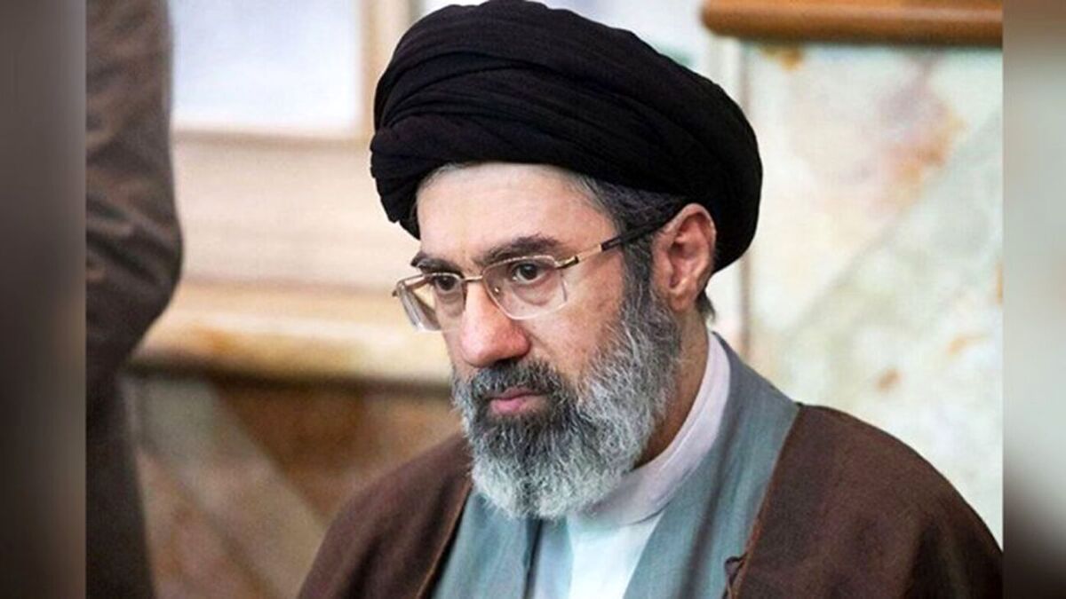 عکسی از سیدمجتبی خامنه‌ای، فرزند رهبر انقلاب در ۱۲ سالگی؛ دهۀ ۶۰