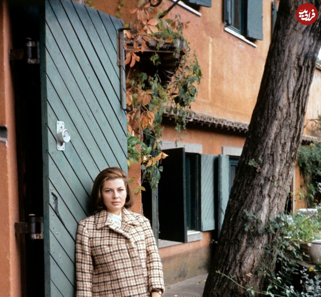 عکسی از ثریا همسر دوم محمدرضا پهلوی؛ سال ۱۳۳۸ در اروپا