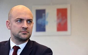 رایزنی تلفنی عراقچی و همتای فرانسوی