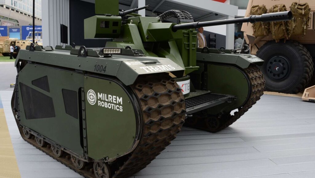 ربات نظامی چیست